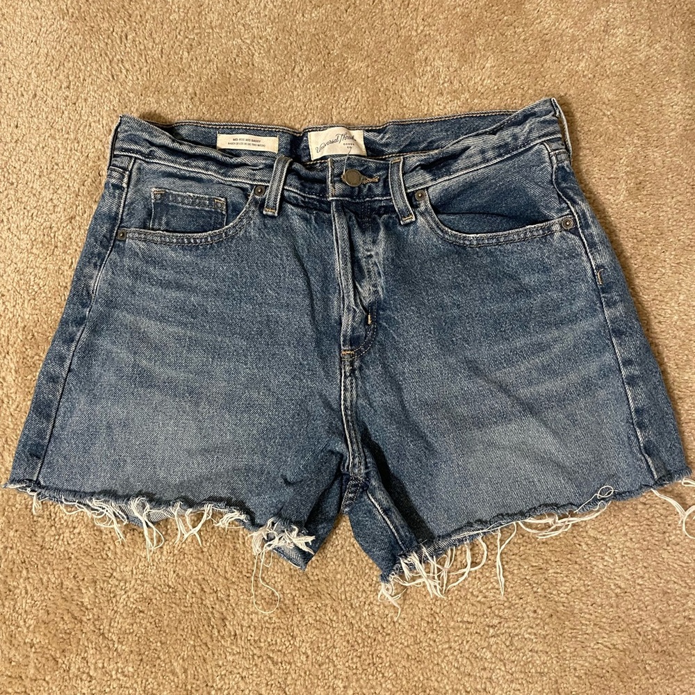 Universal Threads 90s baggy style shorts